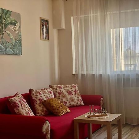 Red Cozy Ultracentral Old Town บูคาเรสต์ ภายนอก รูปภาพ
